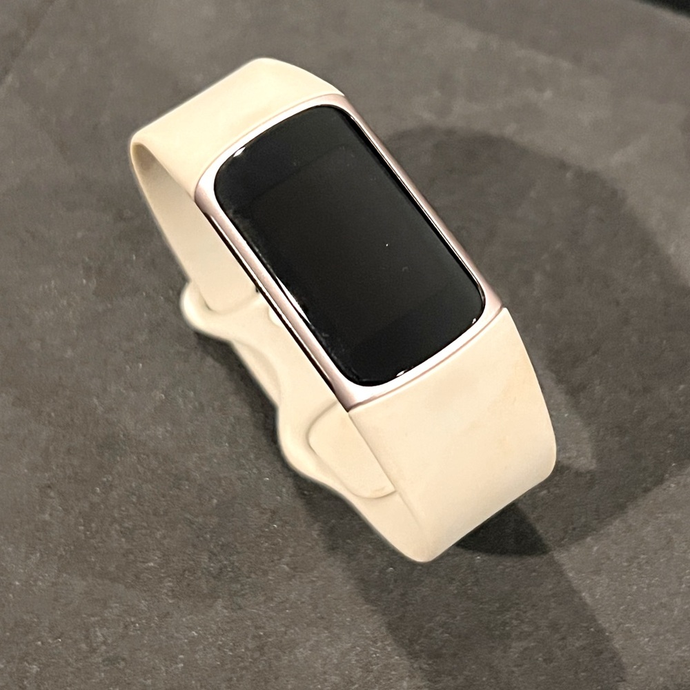 Fitbit Charge 6 - image 1